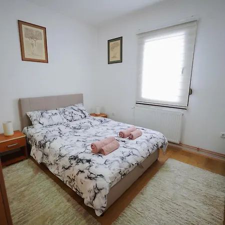 Vikendica Buco 즐라티보